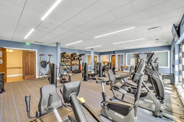 6 FL fitness center